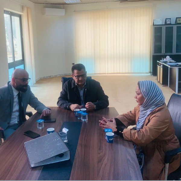 اجتماع لمتابعة العملية التعليمية لوكيل الجامعة للشؤون العلمية لكلية القانون