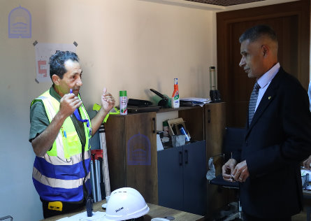 رئيس الجامعة يتفقد العمل بمشاريع الصيانة بالجامعة