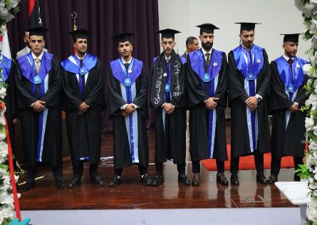 كلية الاقتصاد بجامعة سرت تحتفل بتخريج الدفعة السابعة والأربعين